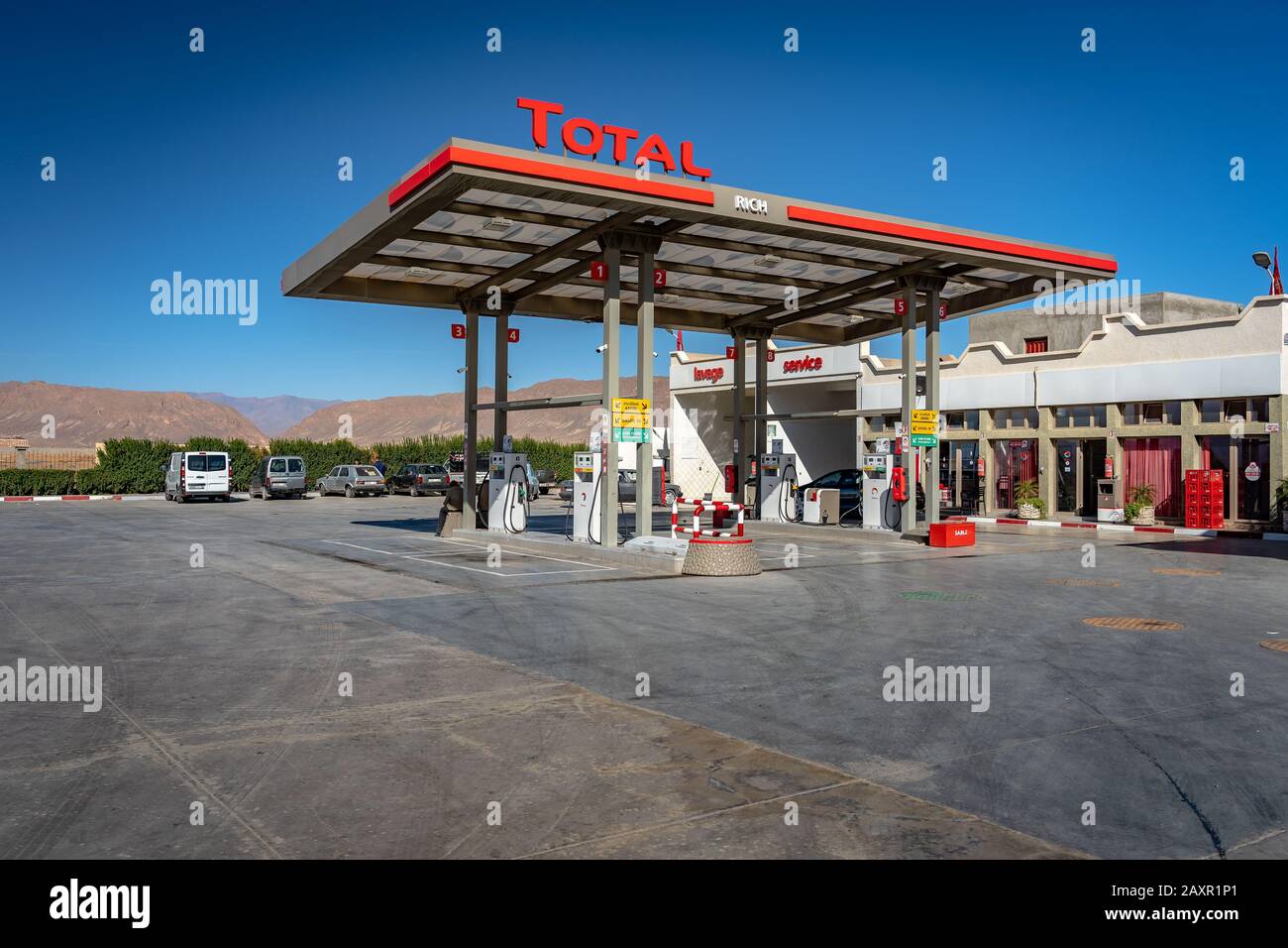 Er-Rich, Morocco - Total petrol station along the highway Stock Photo