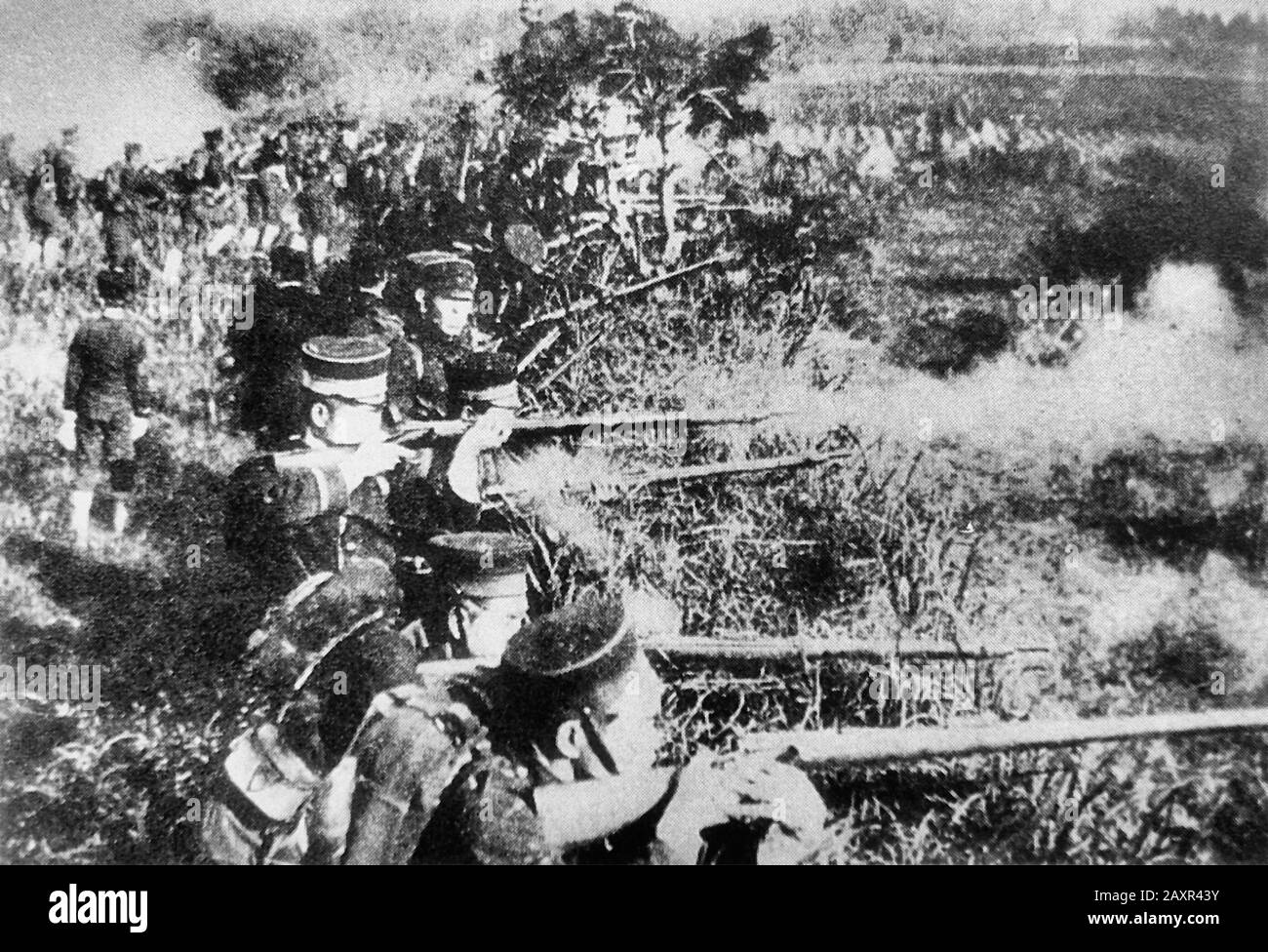 First Sino-Japanese War 1894/95: Soldiers of the Imperial Japanese Army are firing their Murata Type 22 rifles. 1894 Stock Photo
