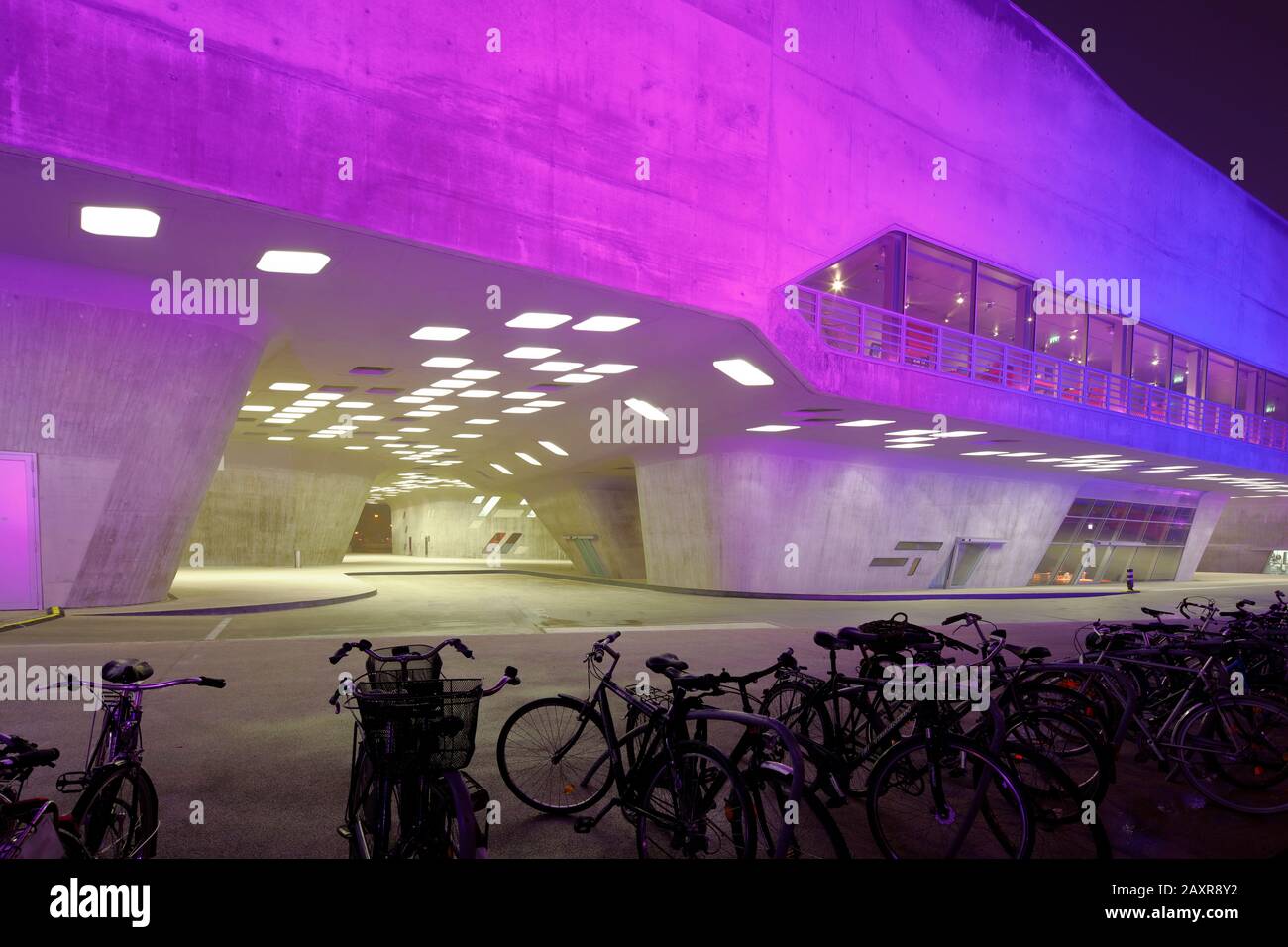 Phaeno, Museum, Science Center, Zaha Hadid, Evening, Architecture