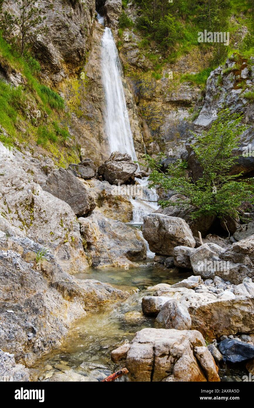 waters-no-one-has-waterfalls-hi-res-stock-photography-and-images-alamy