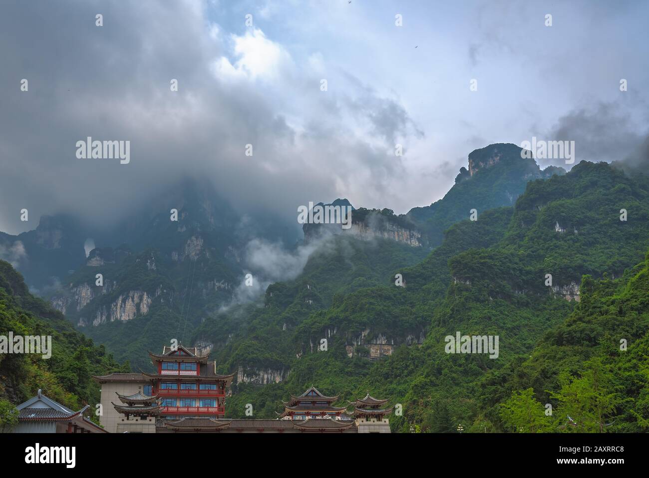 Building marking entrance to the Tianmen Mountain section of the Zhangjiajie National Park, Hunan Province, China Stock Photo
