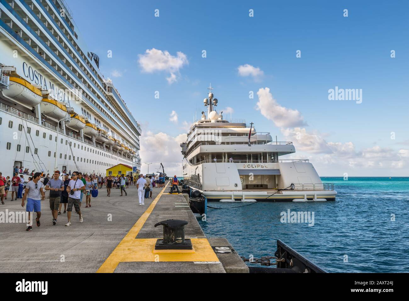 Philipsburg St Maarten December 17 2018 Cruise Ship Costa Magica And Luxury Motor Superyacht Eclipse Moored In Caribbean Island Of Sint Maarten Stock Photo Alamy