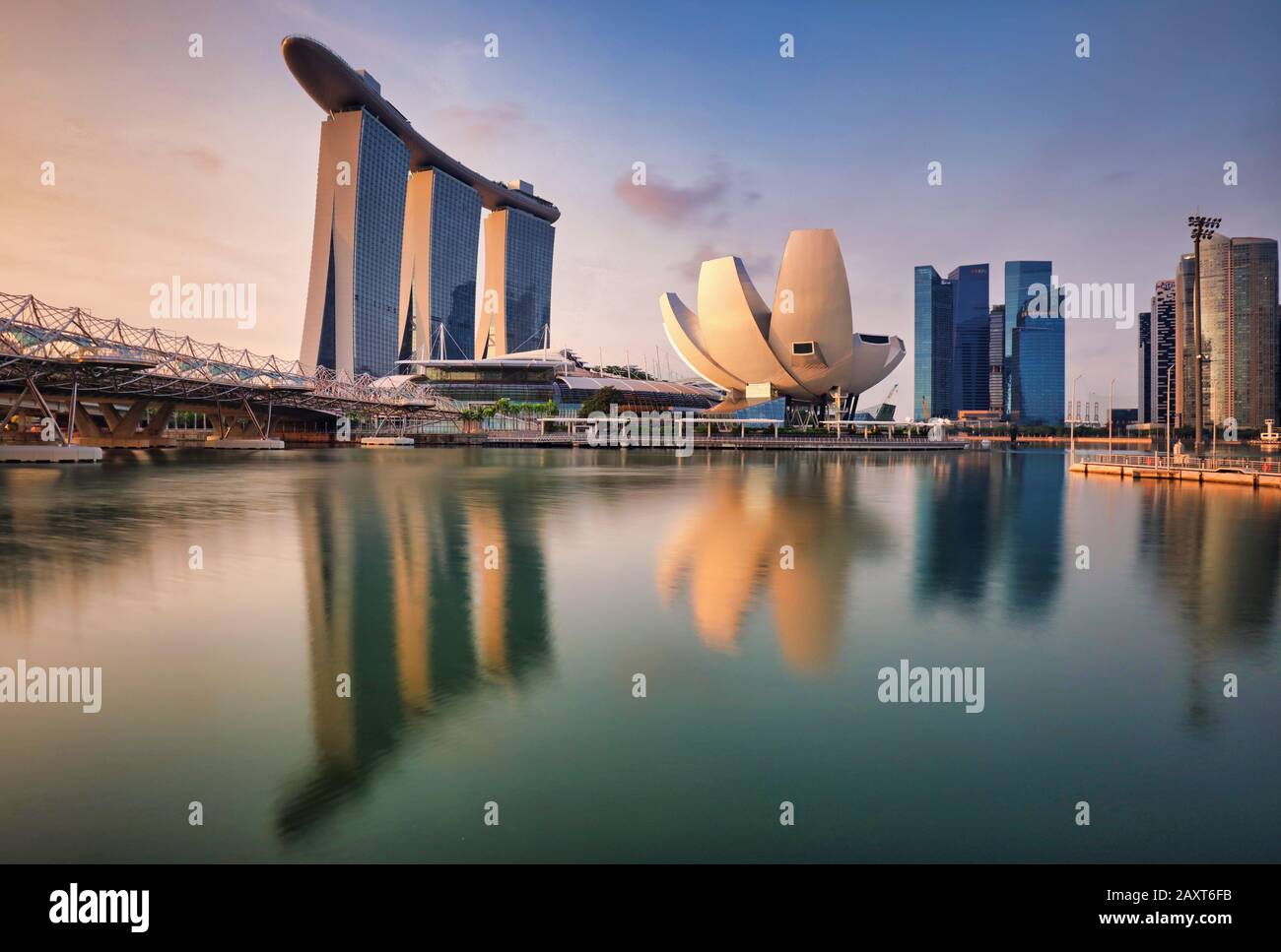 Singapore city famous flyer marina hi-res stock photography and images ...