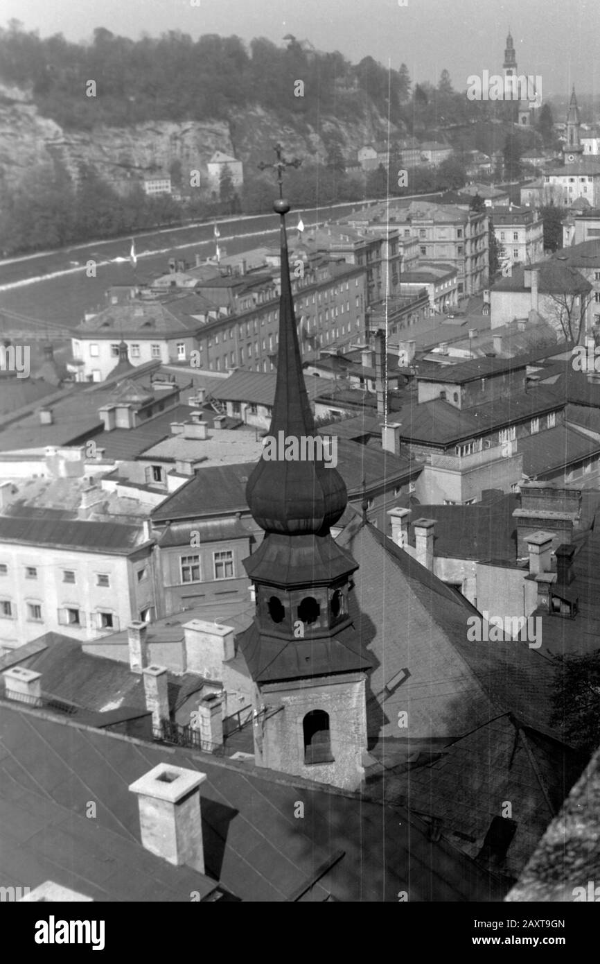 Blick auf Salzburg, Salzburg, Österreich, 1957. View of Salzburg, Salzburg, Austria, 1957. Stock Photo