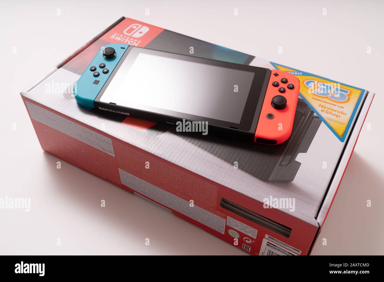 Frugtgrøntsager Imponerende glide Nintendo Switch video game console developed by Nintendo, released on March  3, 2017 on a white background. Germany, Berlin - June 30, 2019: Nintendo S  Stock Photo - Alamy