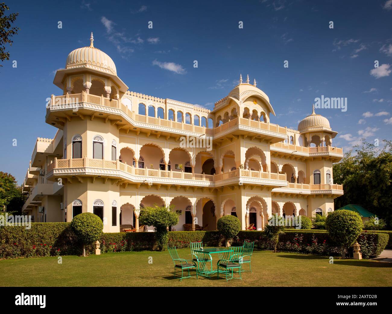 India, Rajasthan, Ranthambhore, Khilchipur, Ranthambhore Heritage Haveli, hotel built in traditional style, garden Stock Photo