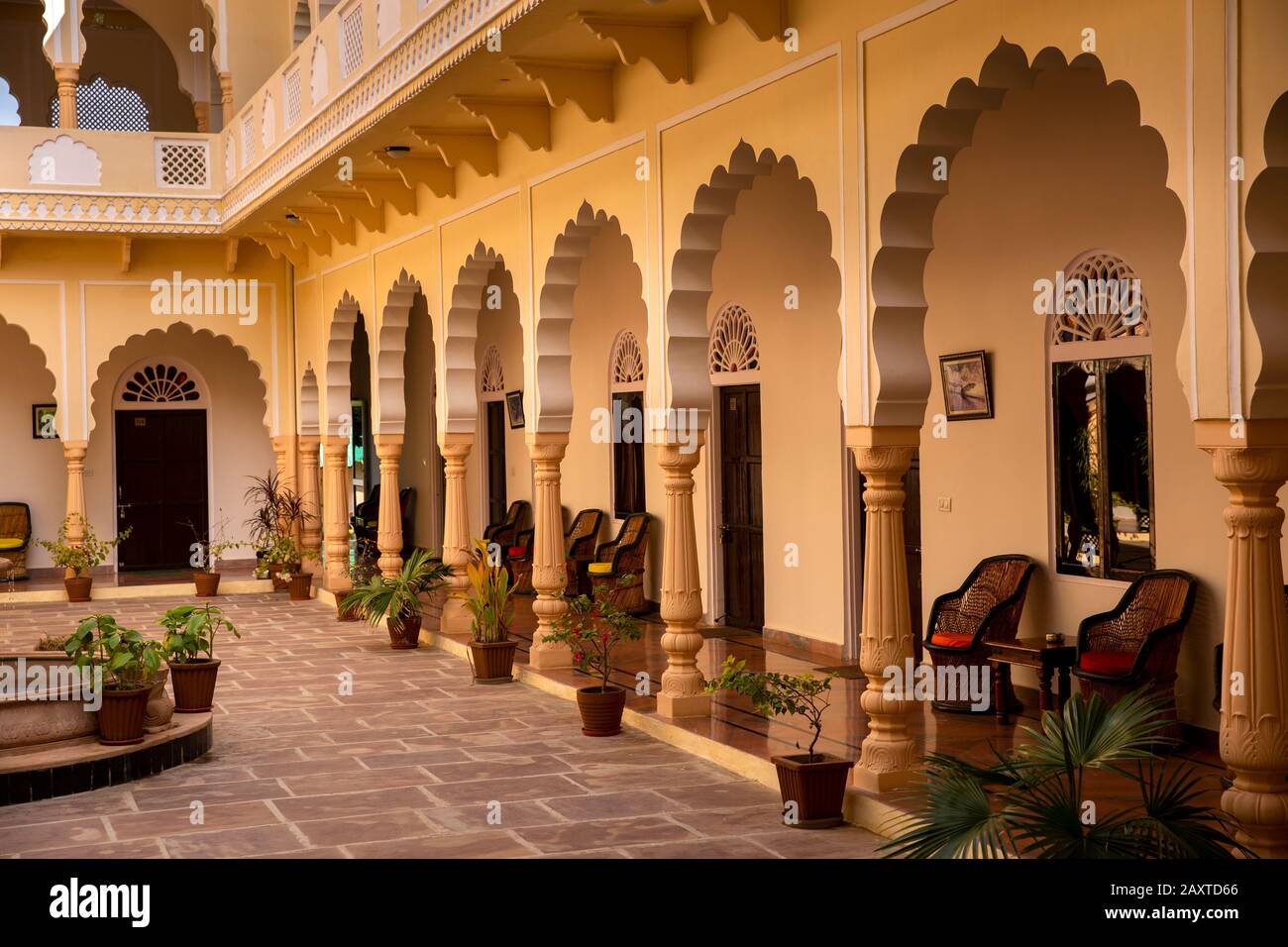 India, Rajasthan, Ranthambhore, Khilchipur, Ranthambhore Heritage Haveli, hotel built in traditional style, courtyard Stock Photo