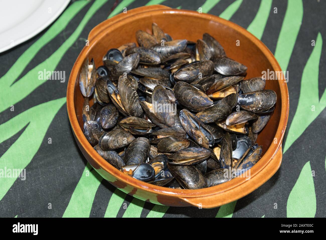 Mussels, traditional food dish in the south of France Stock Photo Alamy