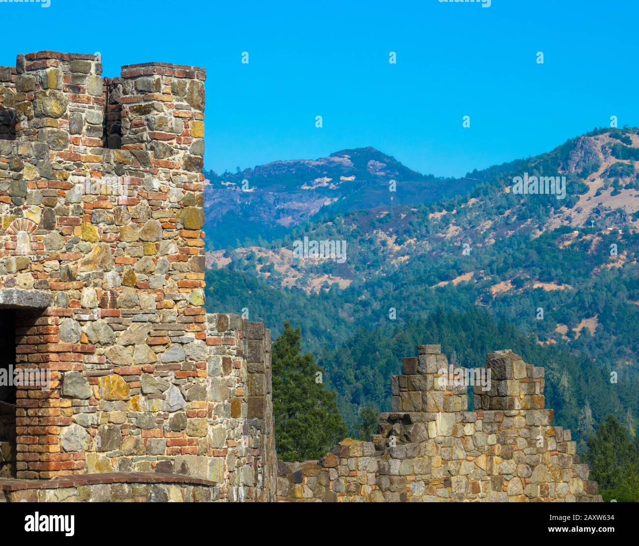 Napa Valley vineyard and Castle, Castello di Amorosa Stock Photo - Alamy
