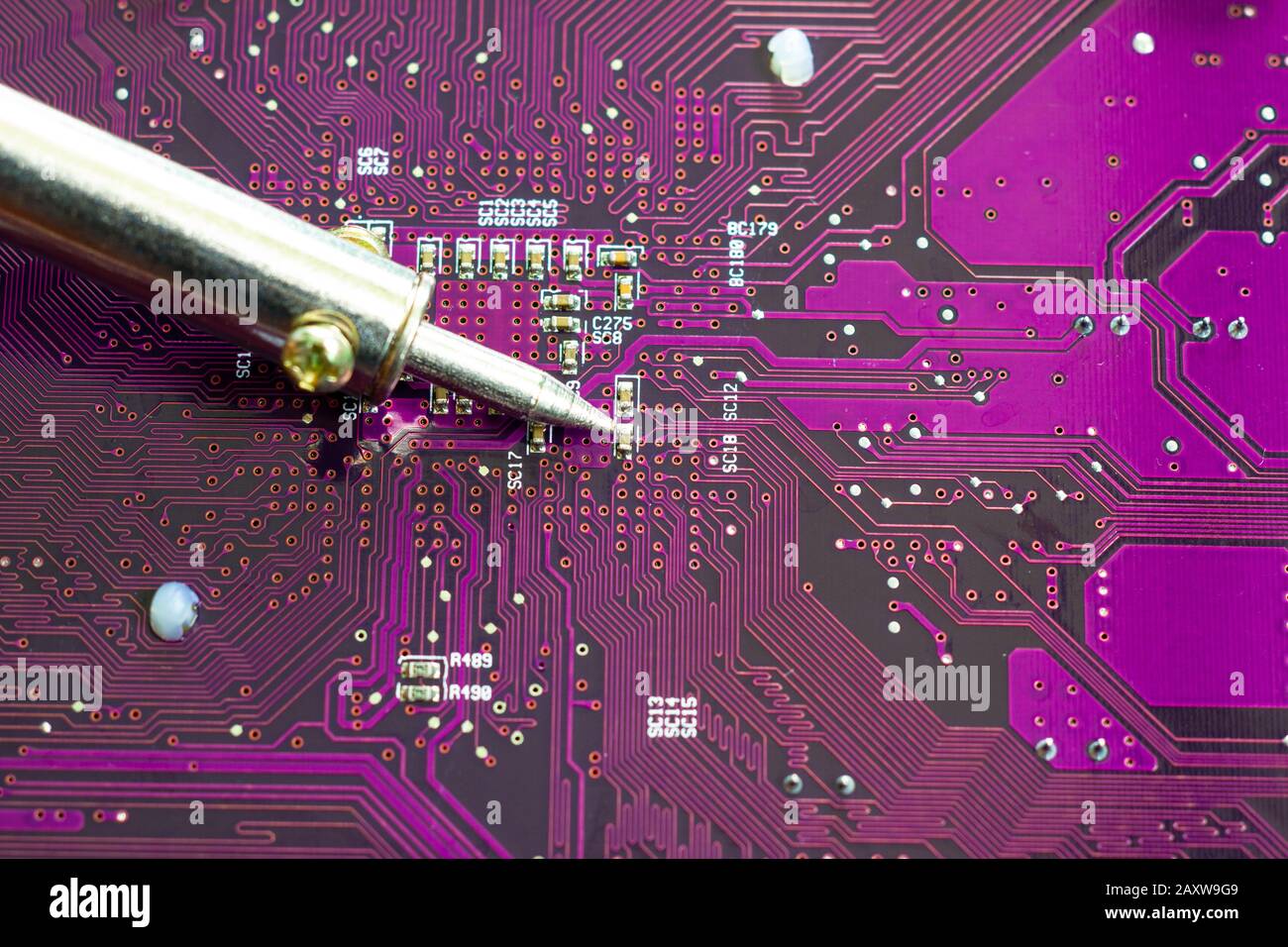 Soldering irons hi-res stock photography and images - Alamy