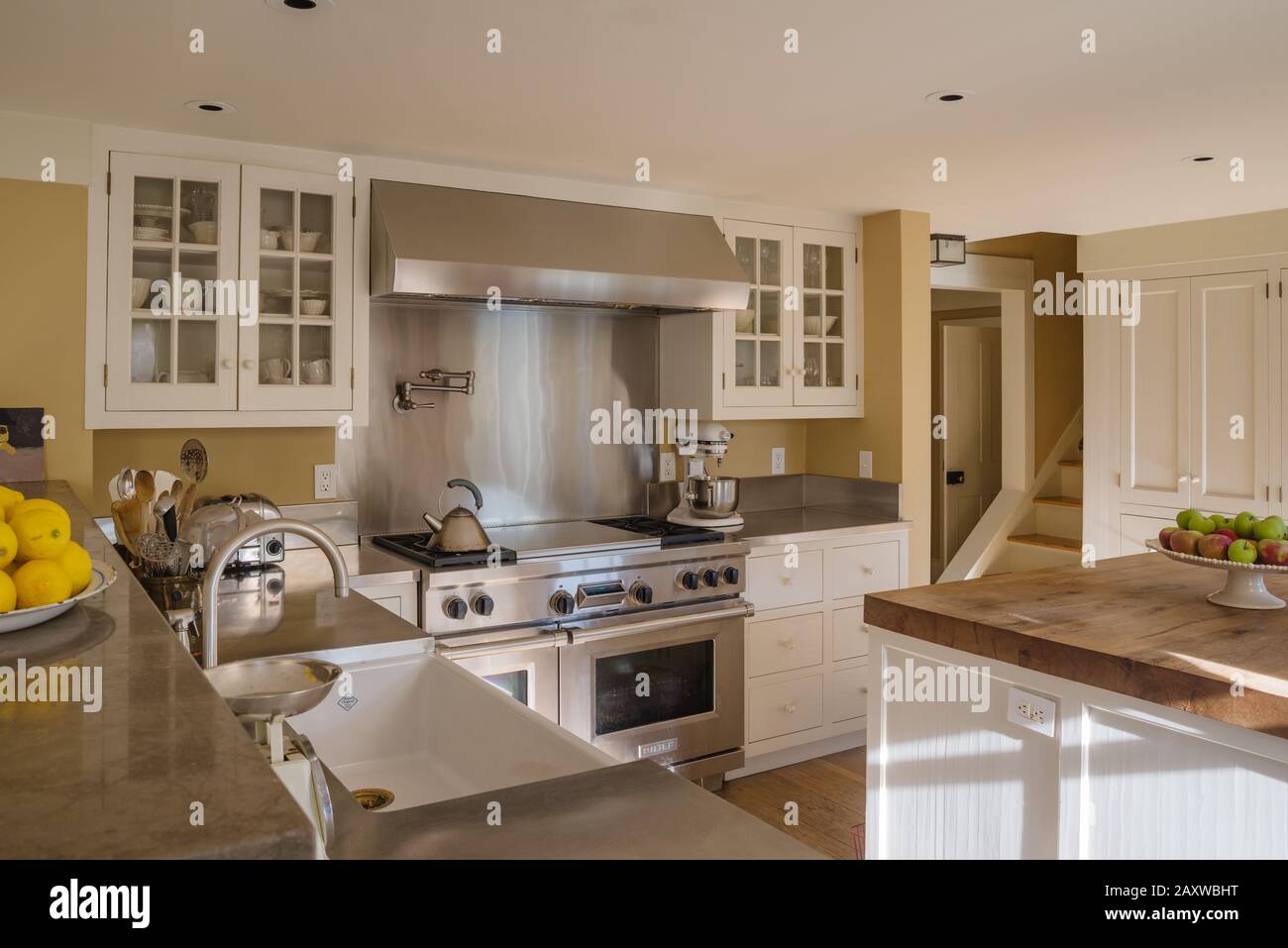 Oven in country style kitchen Stock Photo - Alamy