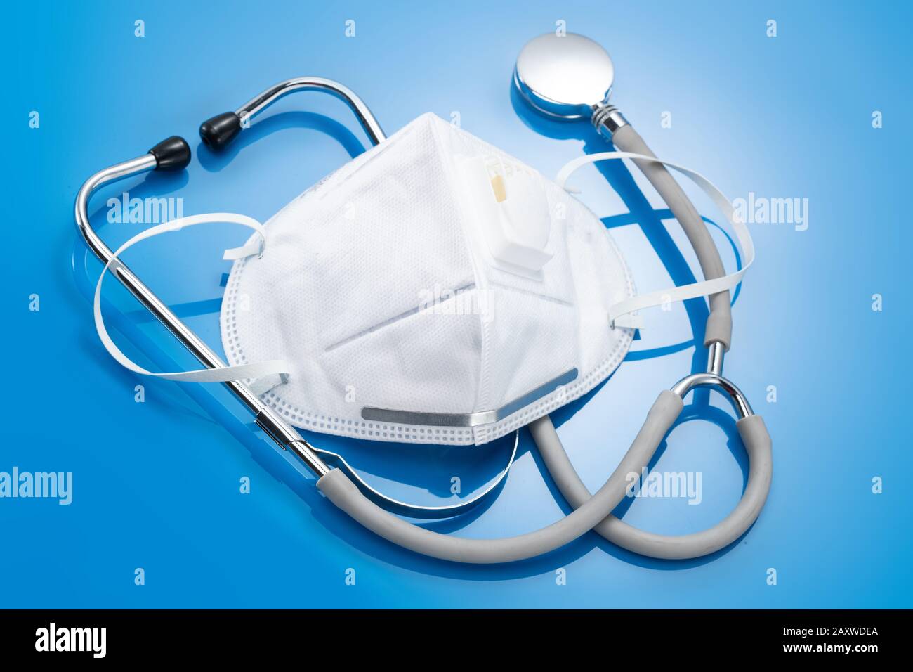 Particulate respirator mask hi-res stock photography and images - Alamy