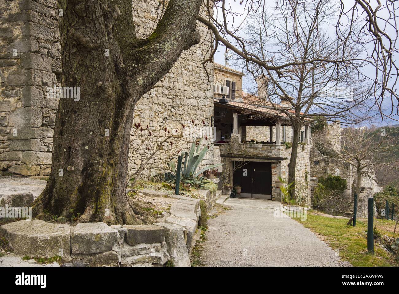 Hum, Istria: Smallest City In The World – EYWUP