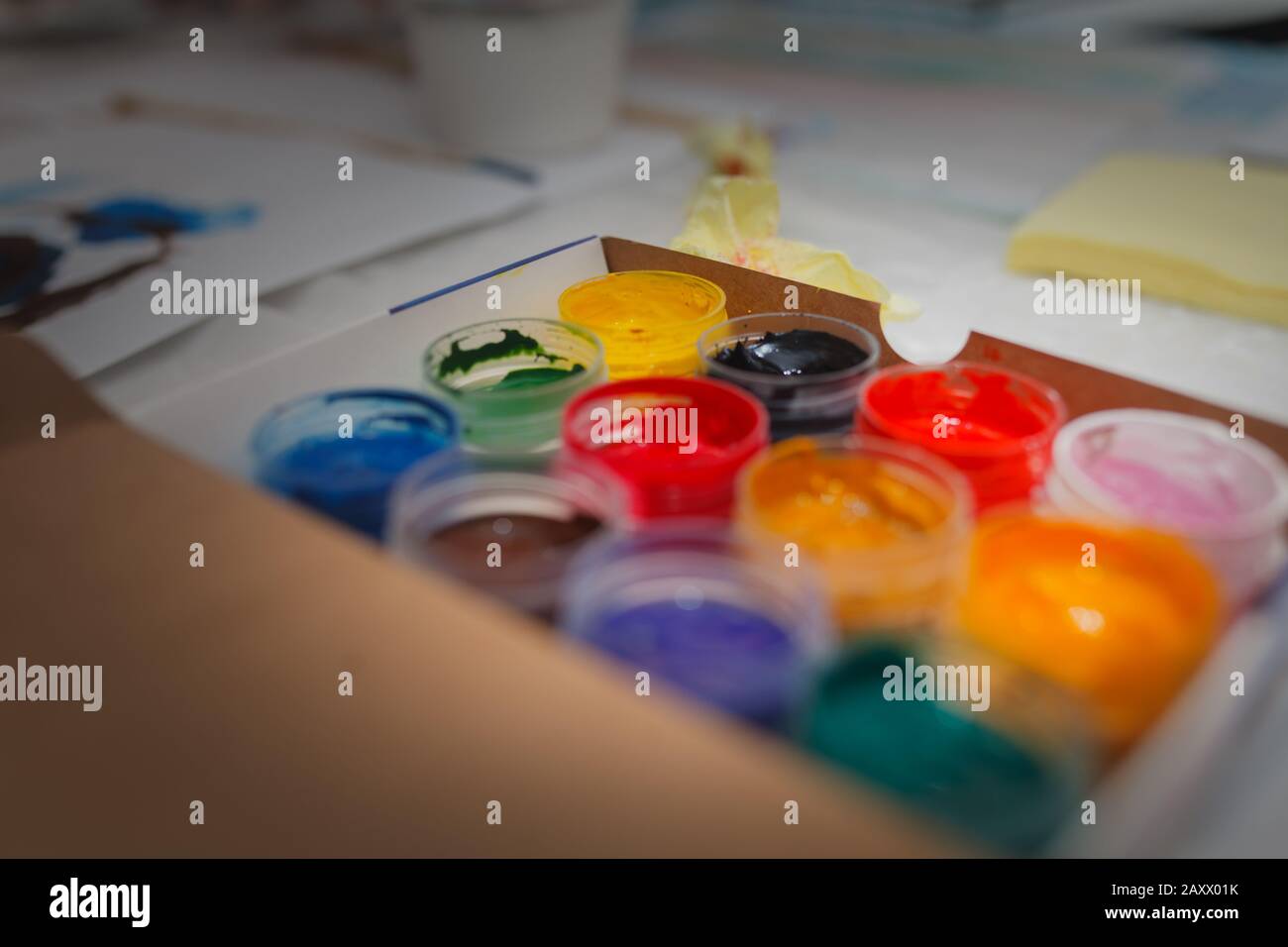 Paint Palette Box High Resolution Stock Photography and Images - Alamy