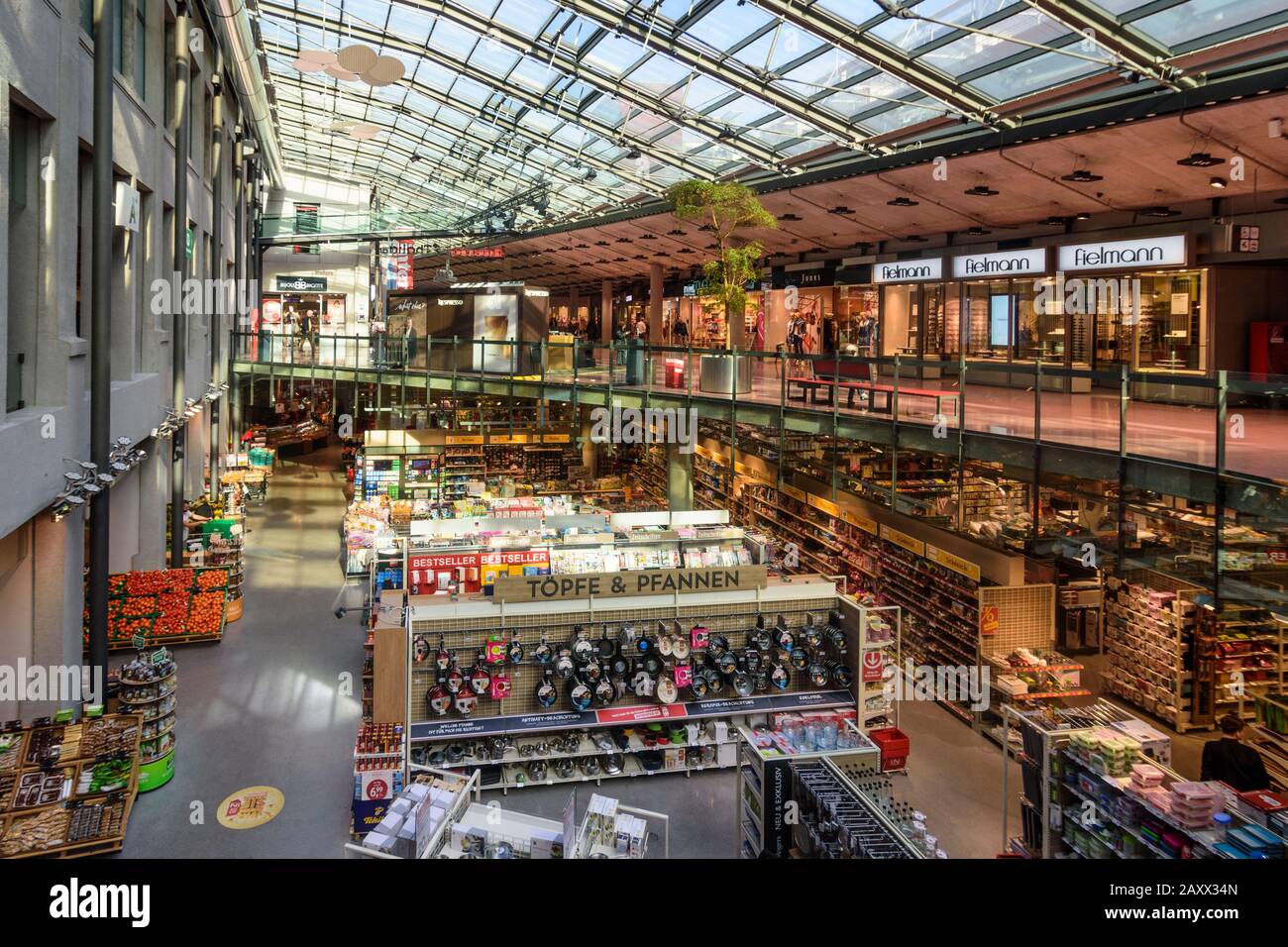 Wien, Vienna: Interspar hypermarket supermarket, food store, in Q19  shopping mall in 19. Döbling, Wien, Austria Stock Photo - Alamy