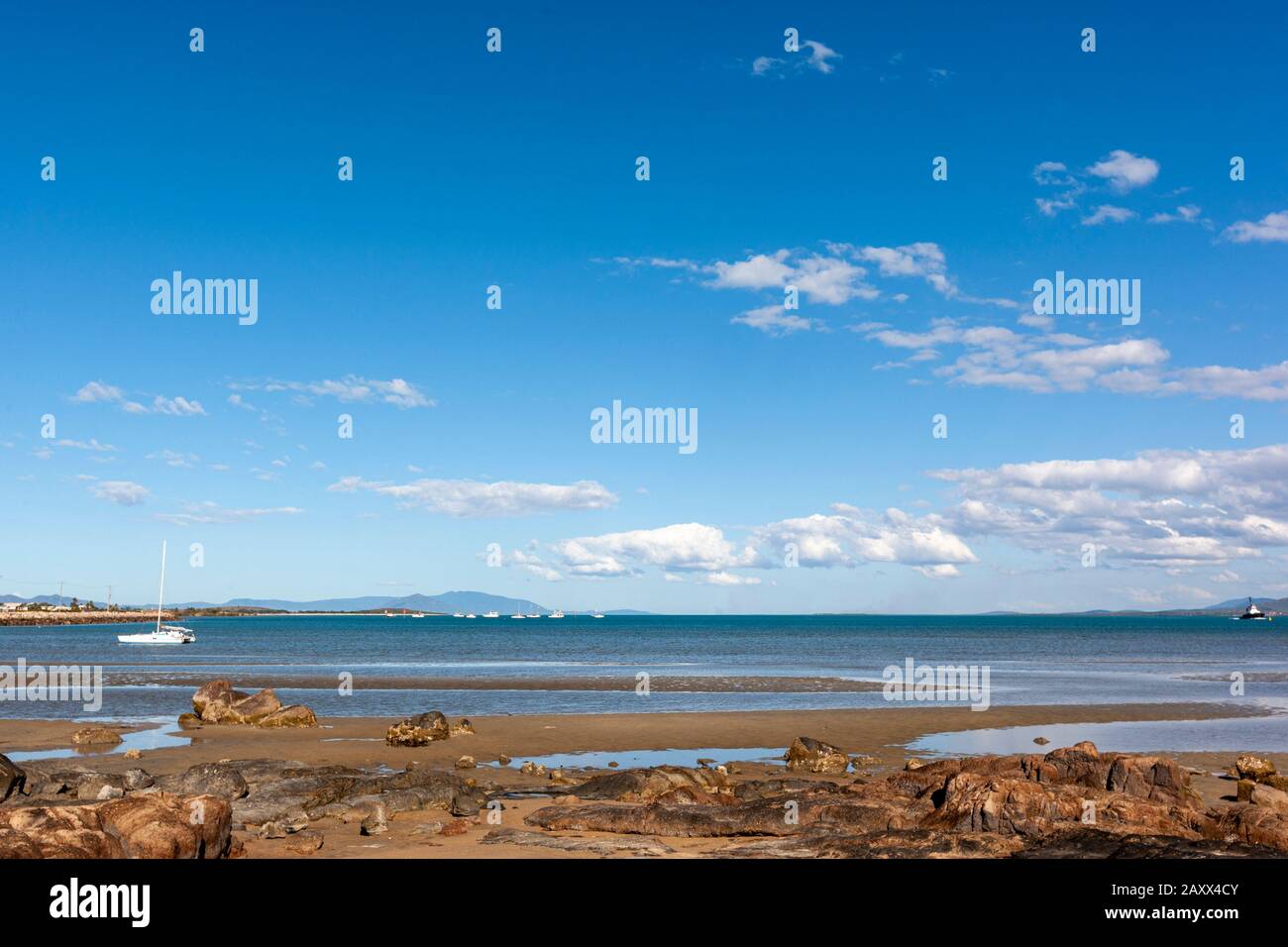 Queens Bay, Queens Beach, Queensland, Australia Stock Photo Alamy