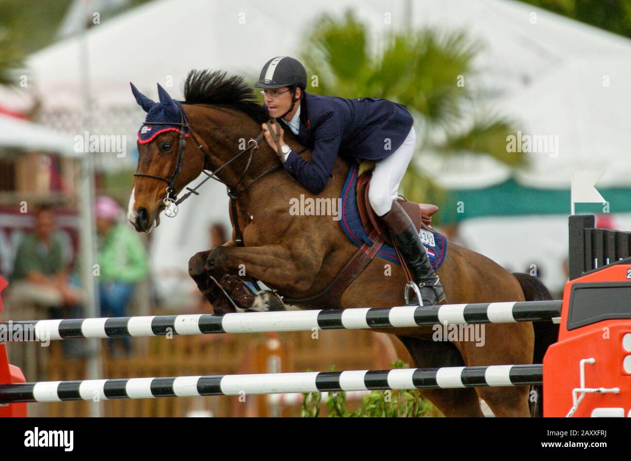 CSIO Wellington 2006, CN Grand Prix, Leopold van Asten (NED) riding VDL  Groep Fleche Rouge Stock Photo - Alamy