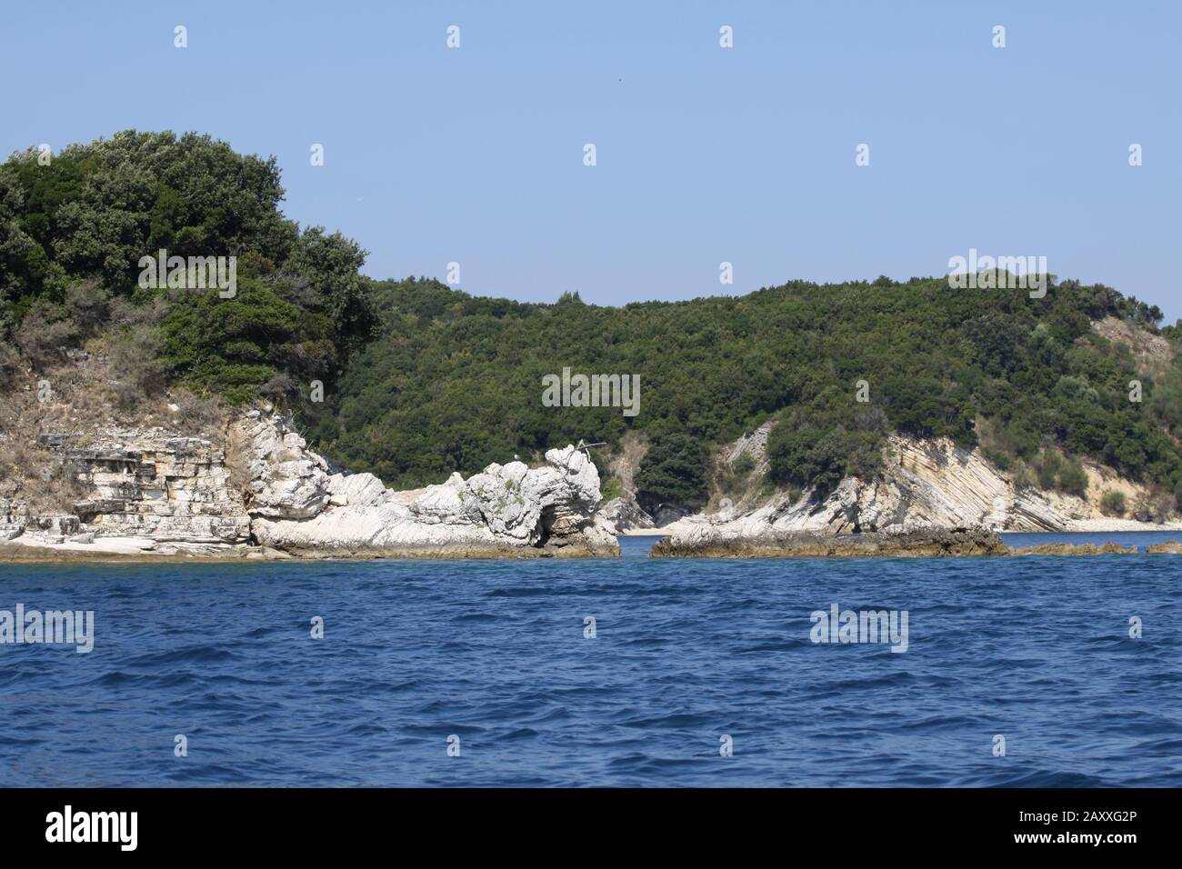 Beautiful tropical limestone rocks islands hi-res stock photography and ...