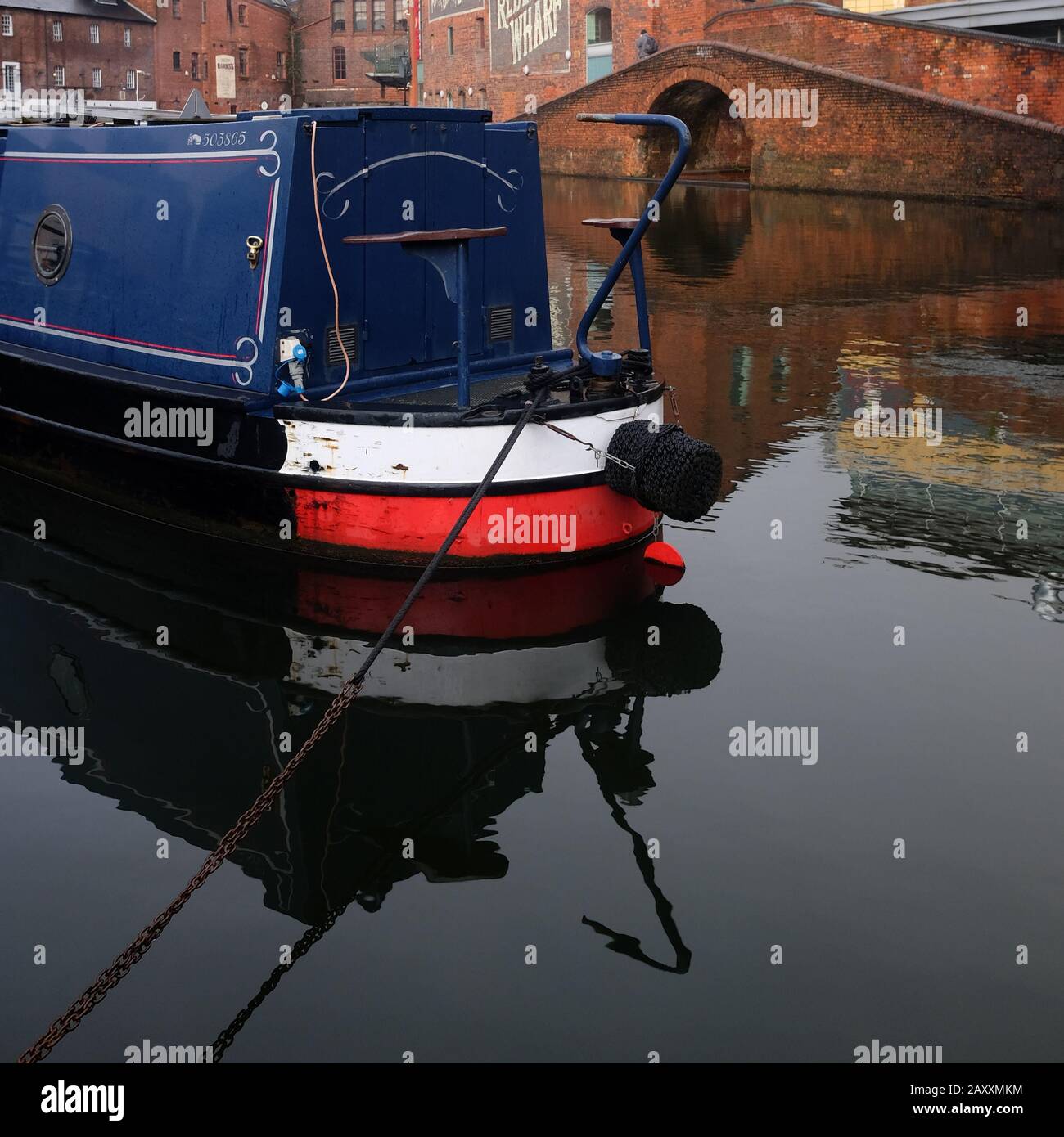 Older canal narrow boats hi-res stock photography and images - Alamy