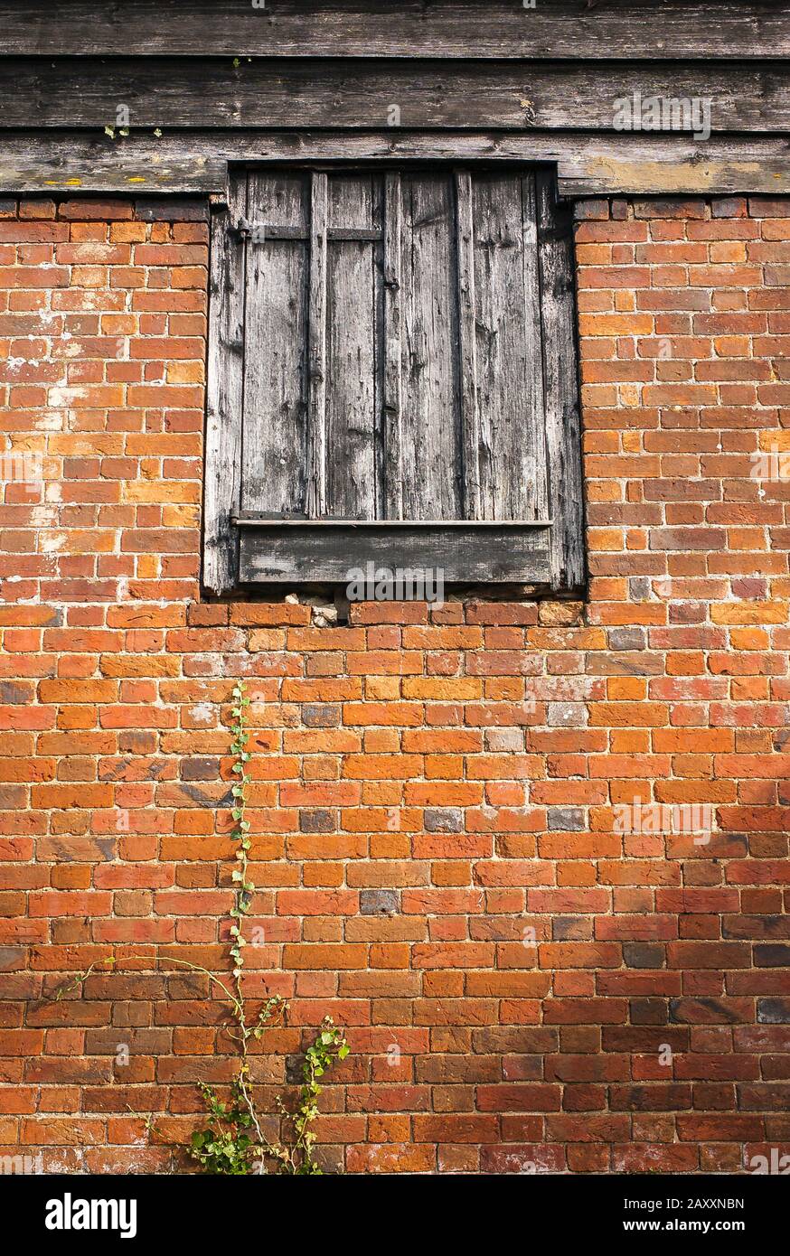 Old Brick Farm Building High Resolution Stock Photography And Images Alamy