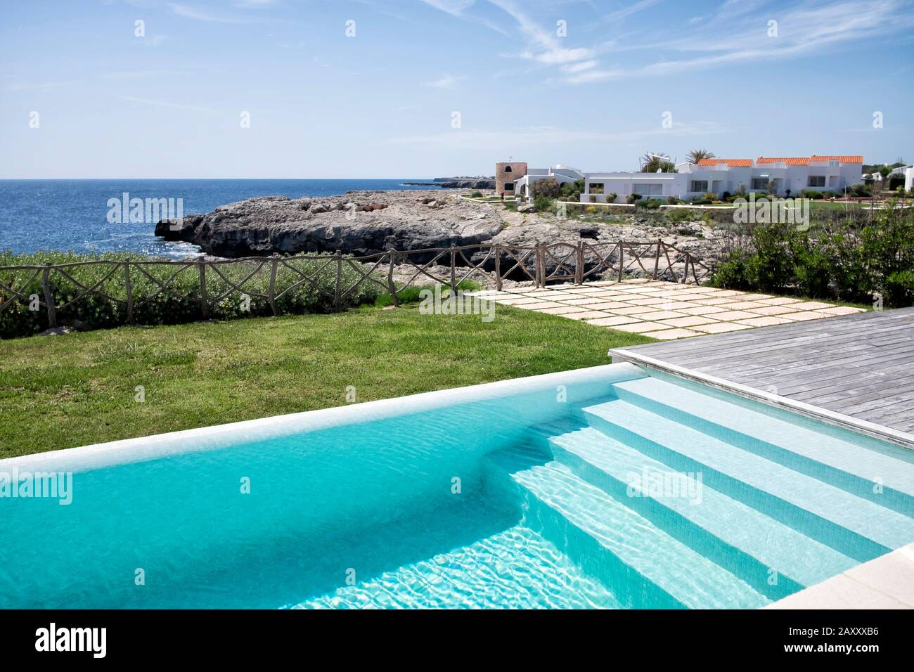 Luxury house rooftop swimming pool hi-res stock photography and images ...