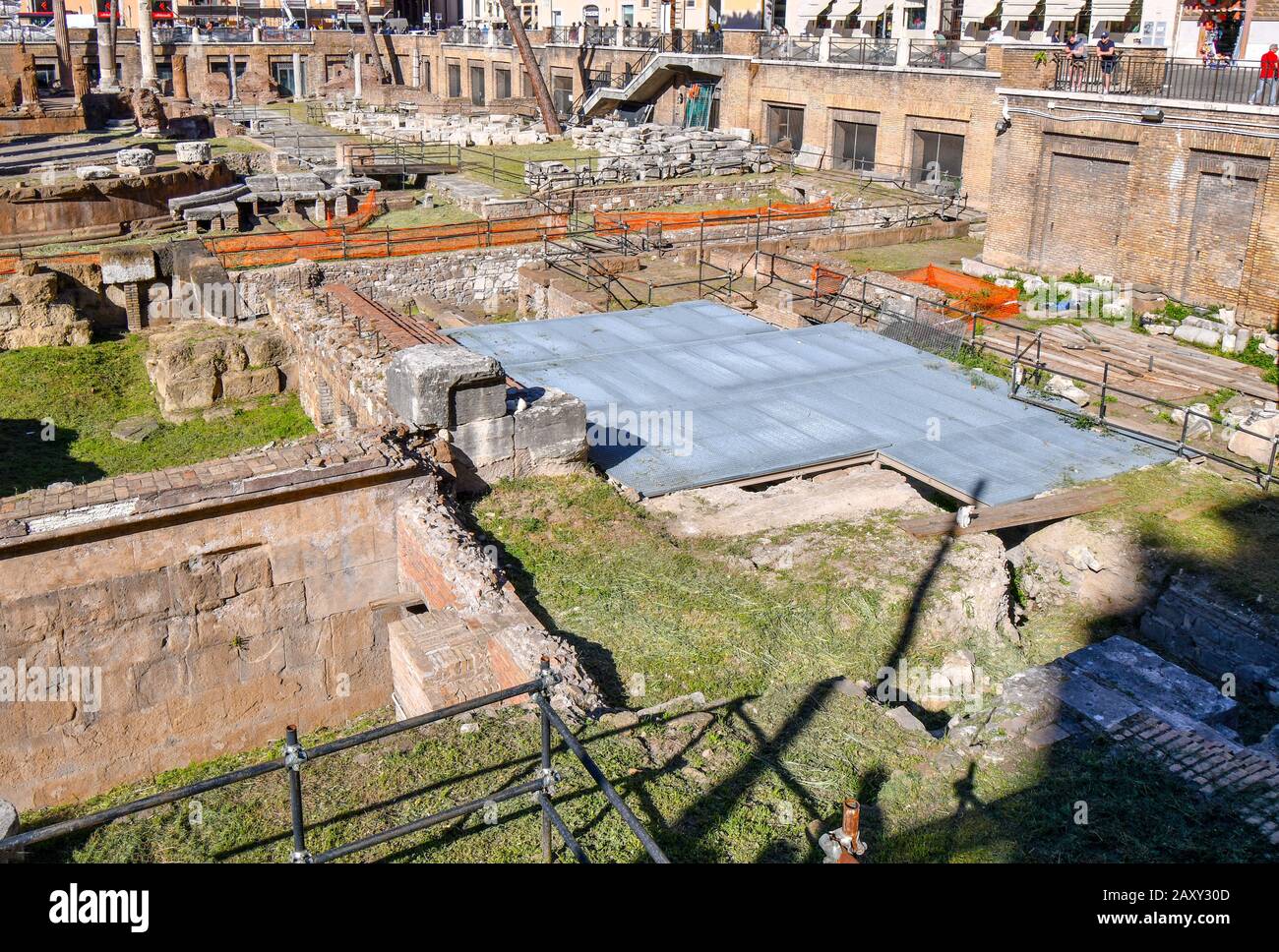 Largo di Torre Argentina, the ancient ruins of Pompey's Theatre at Campus Martius excavated in central Rome, now also home to a cat sanctuary. Stock Photo