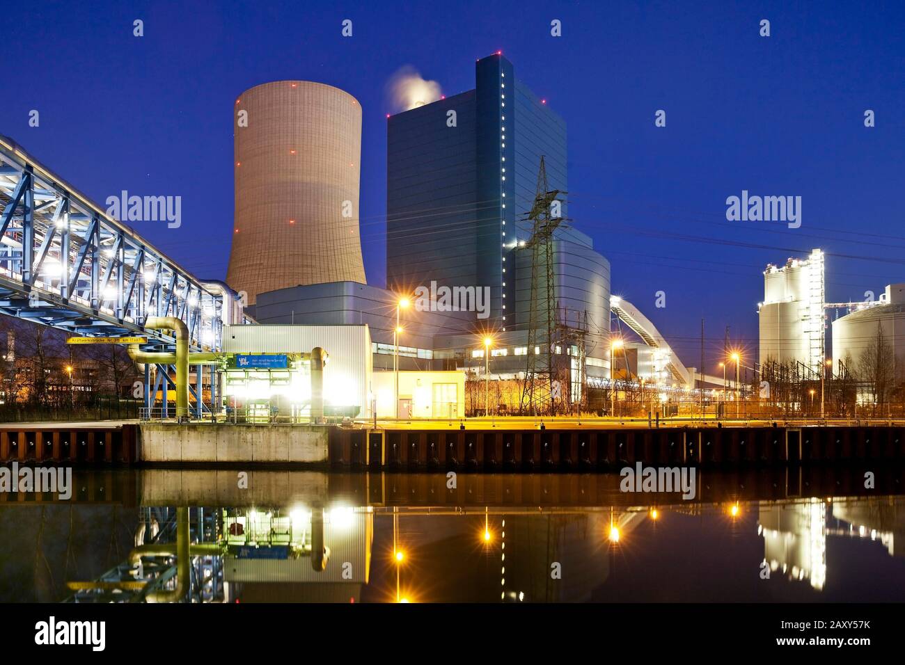 Hard coal-fired power plant Datteln with unit 4 at the Datteln-Hamm-Canal in the evening, coal exit, Datteln, Ruhr area, North Rhine-Westphalia Stock Photo