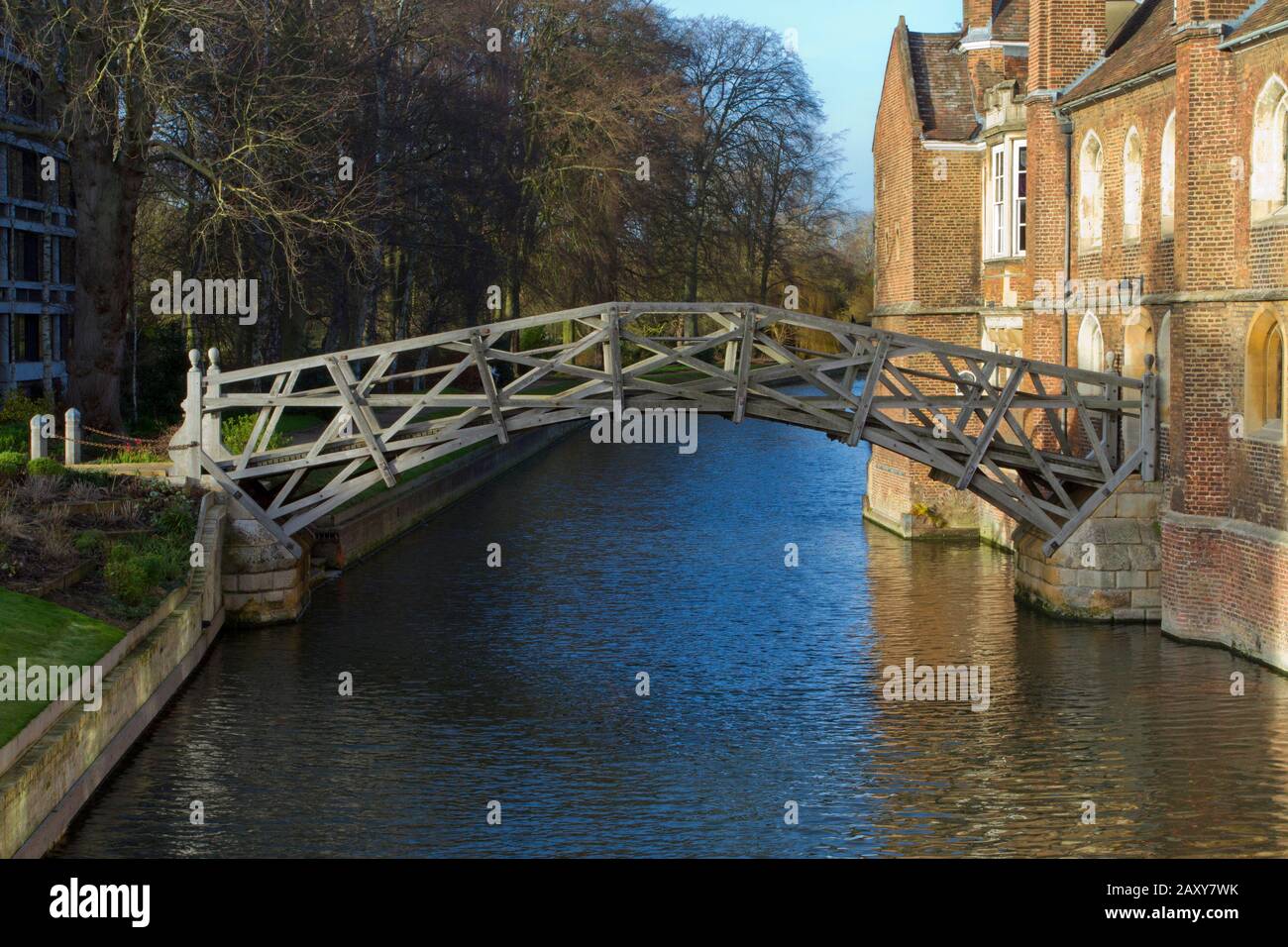 The Mathematical Bridge, a wooden footbridge across the River Cam connecting two parts of Queens College, Cambridge, England Stock Photo