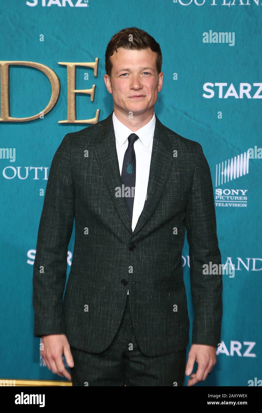 Ed speleers outlander hires stock photography and images Alamy