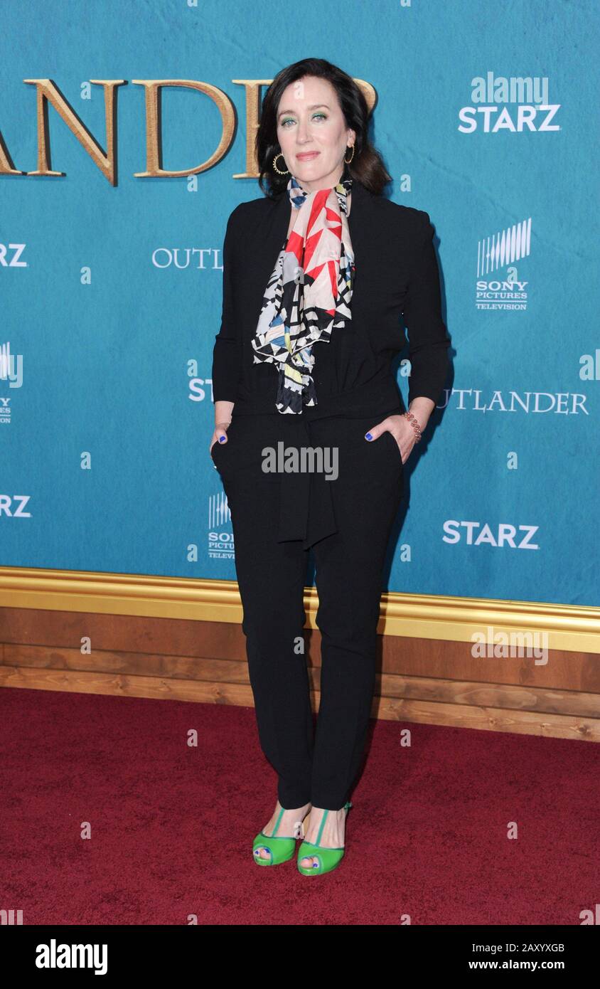 Maria doyle kennedy outlander hi-res stock photography and images - Alamy