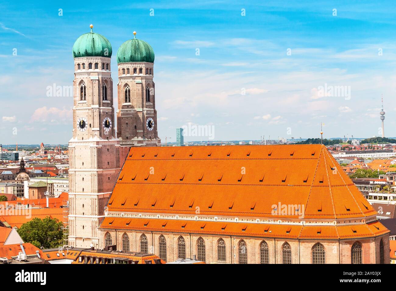 Aerial bird eye view of famous Frauenkirche church in Munich, travel ...