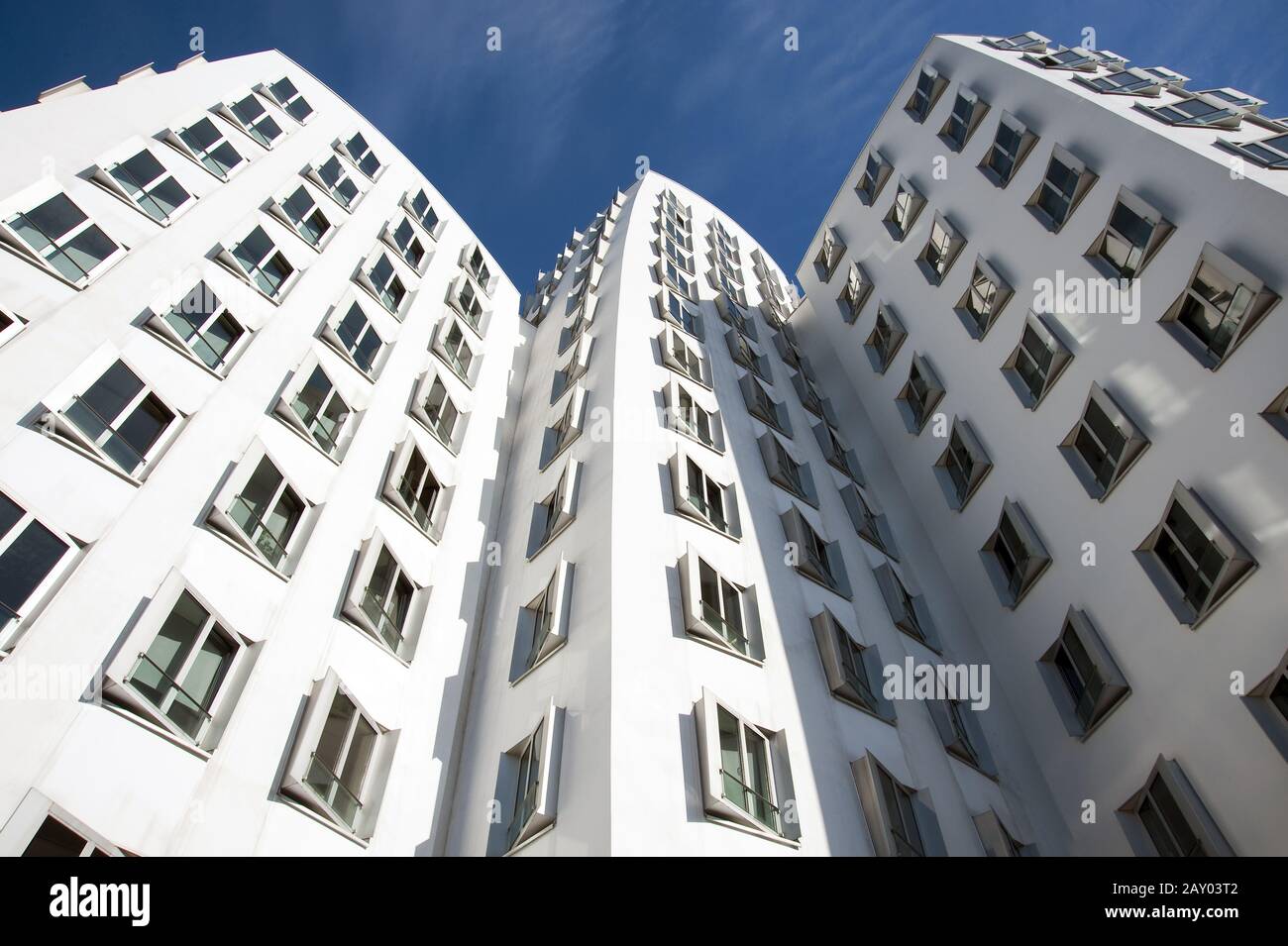 White facade hi-res stock photography and images - Alamy