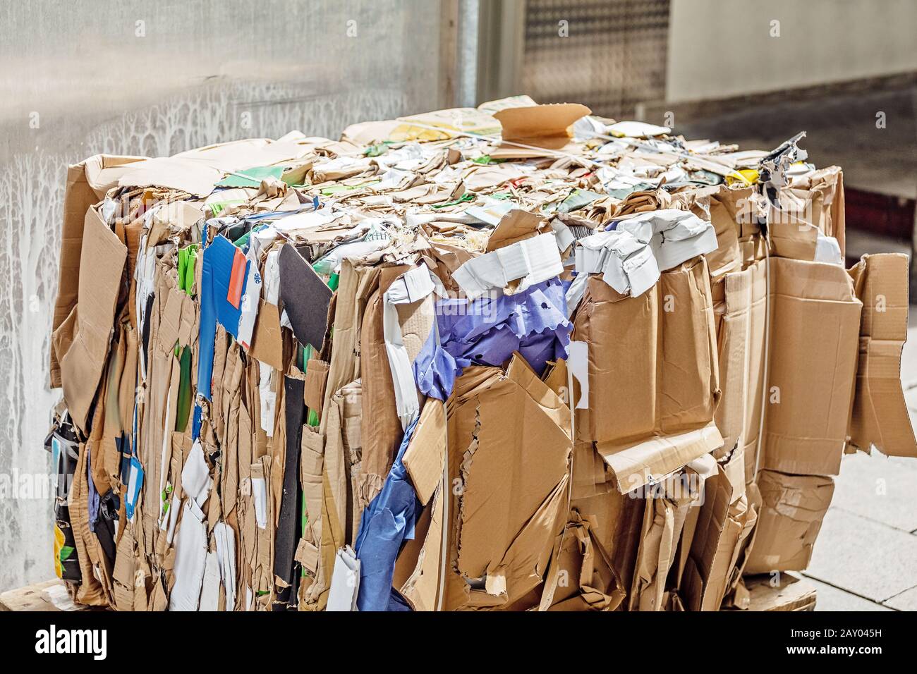 Compressed cardboard hires stock photography and images Alamy