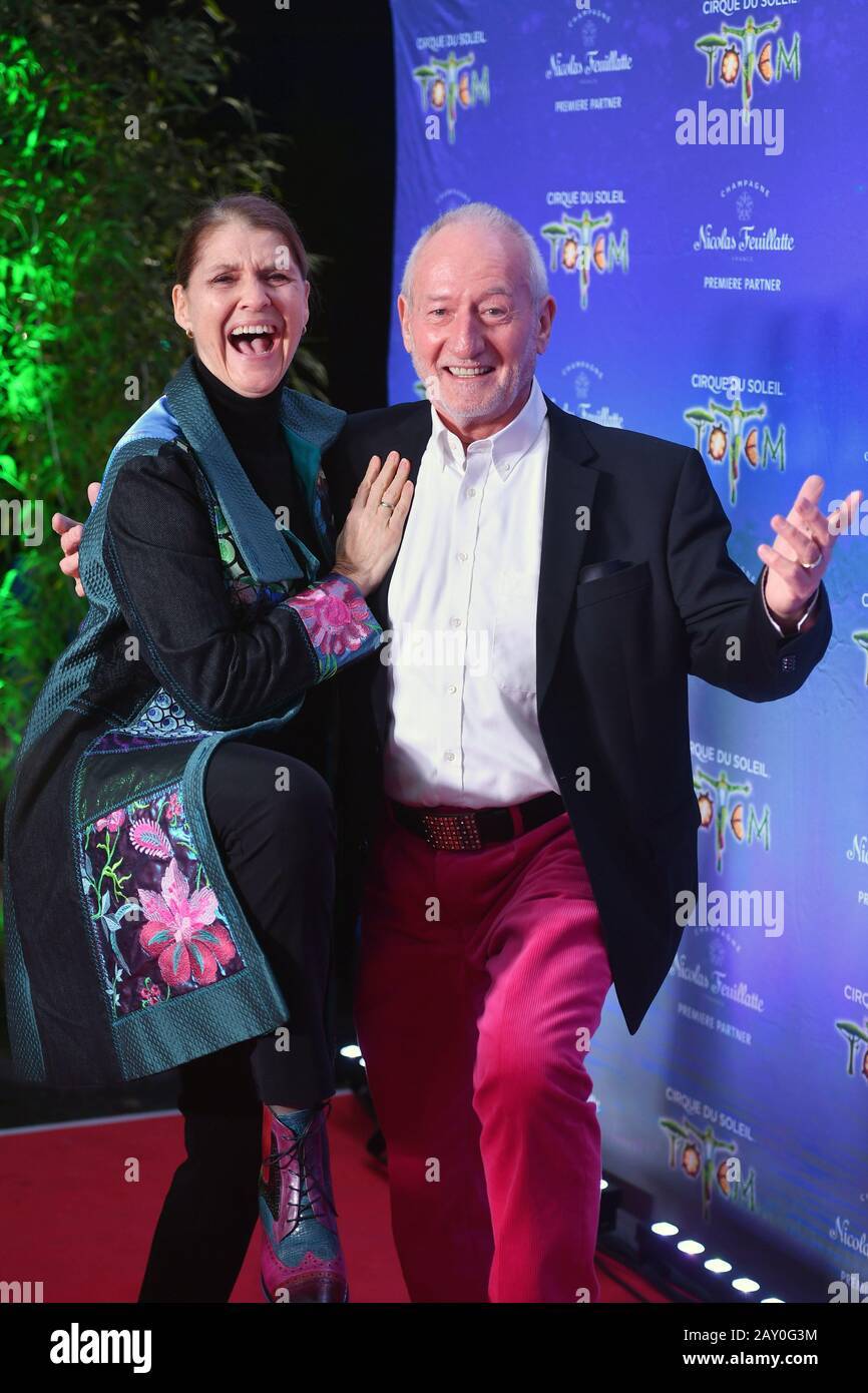 Sepp SCHAUER (actor), with wife Corinna BINZER. Red carpet, red carpet, arrival. TOTEM by Cirque du Soleil, on February 13th, 2020 in Munich, | usage worldwide Stock Photo