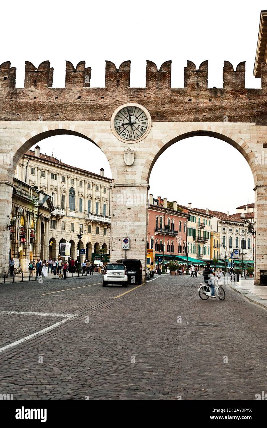 Verona Italy August 25 Outlet Louis Stock Photo 157869008