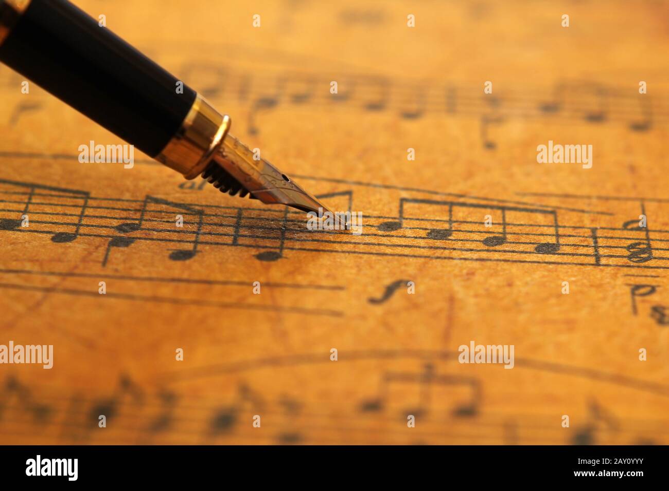 Sheet music symbol hi-res stock photography and images - Alamy