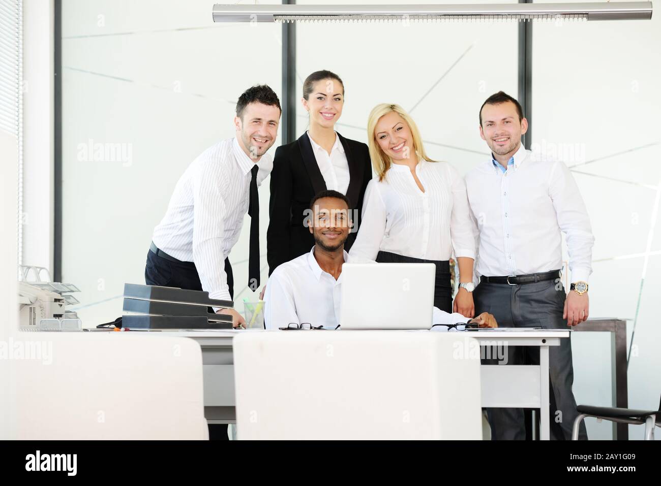 Business people office natural hi-res stock photography and images - Alamy