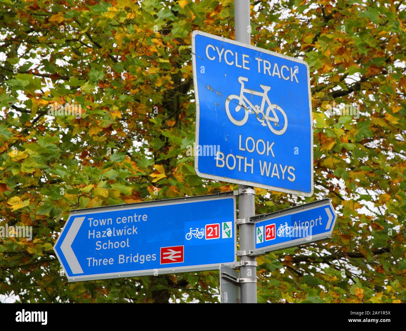 Cycle Path Sign High Resolution Stock Photography and Images Alamy