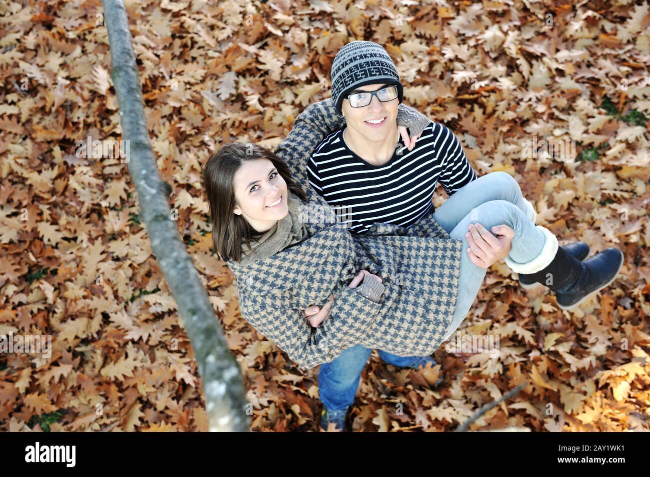 Romantic teenage couple hi-res stock photography and images - Alamy
