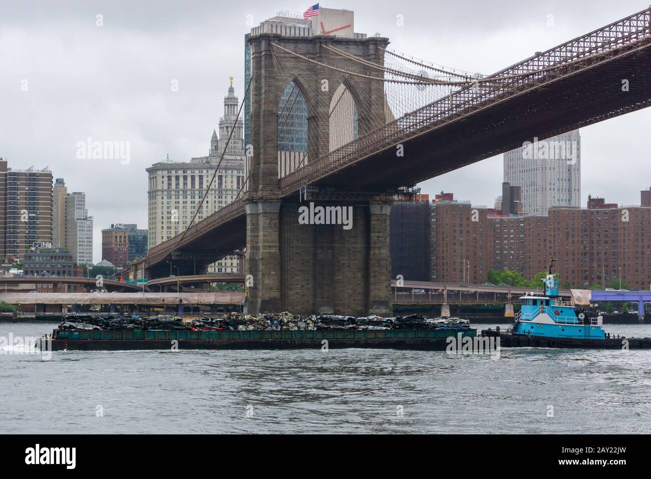 Garbage barge new york city hires stock photography and images Alamy