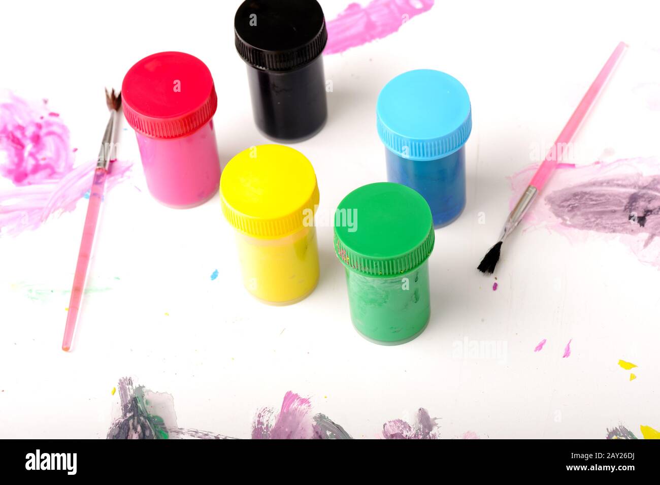 Paint Tin Drip White Paint High Resolution Stock Photography and Images ...