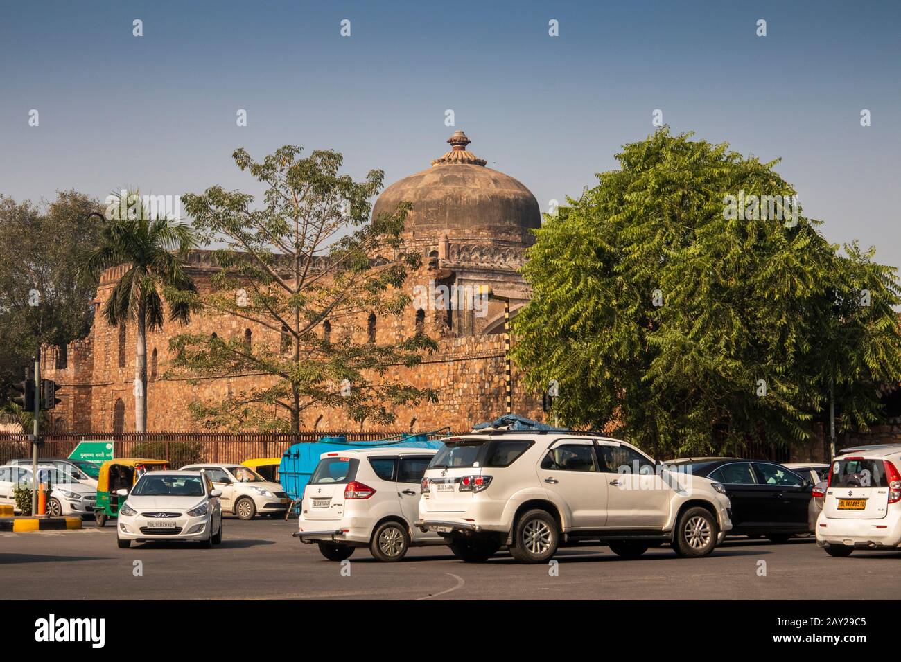 India, Uttar Pradesh, New Delhi, Mathura Road, Masjid Khairul Manazil Bapa Nagar Stock Photo