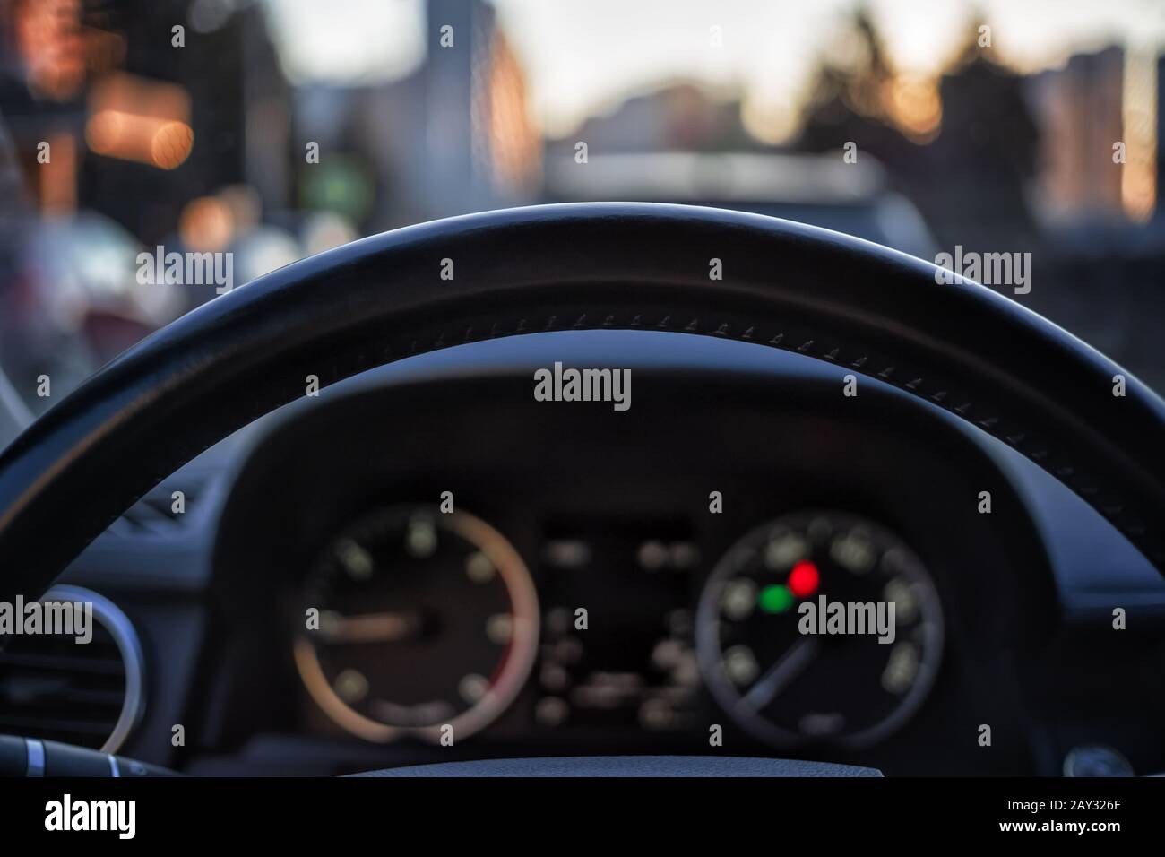 Car steering wheel city hi-res stock photography and images - Alamy