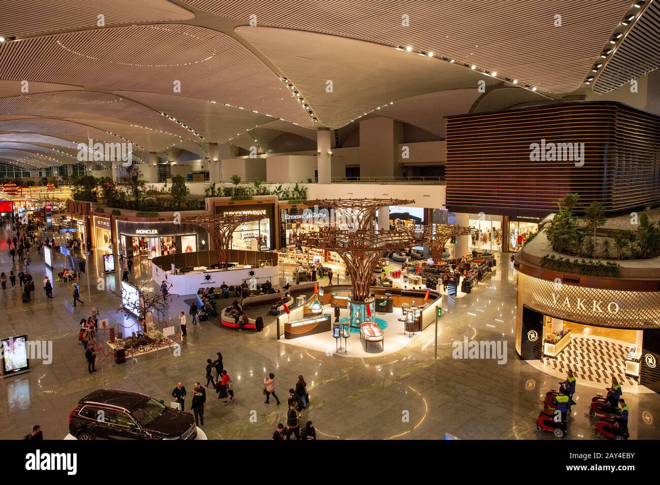 Turkey, Istanbul, transport, Havalimanı, International Airport, airside, shops in Departure Lounge Stock Photo