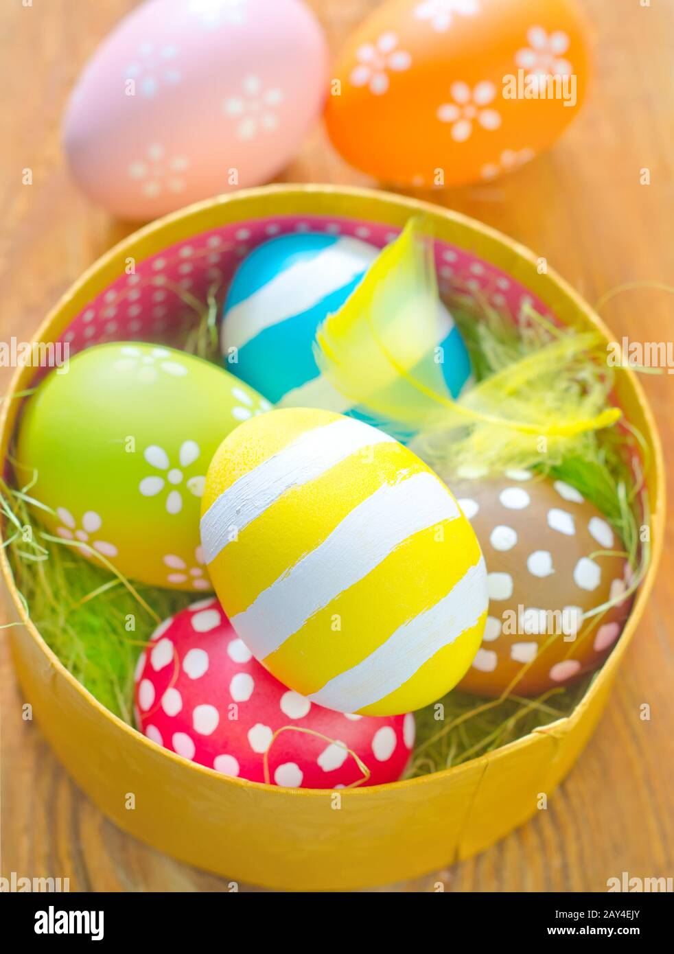 Chicken n egg hi-res stock photography and images - Alamy