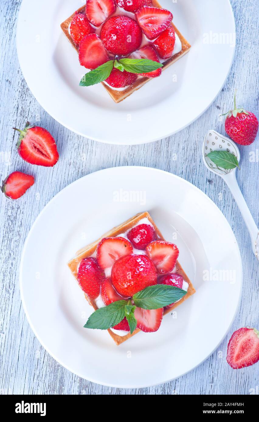 cake with fresh strawberry Stock Photo - Alamy