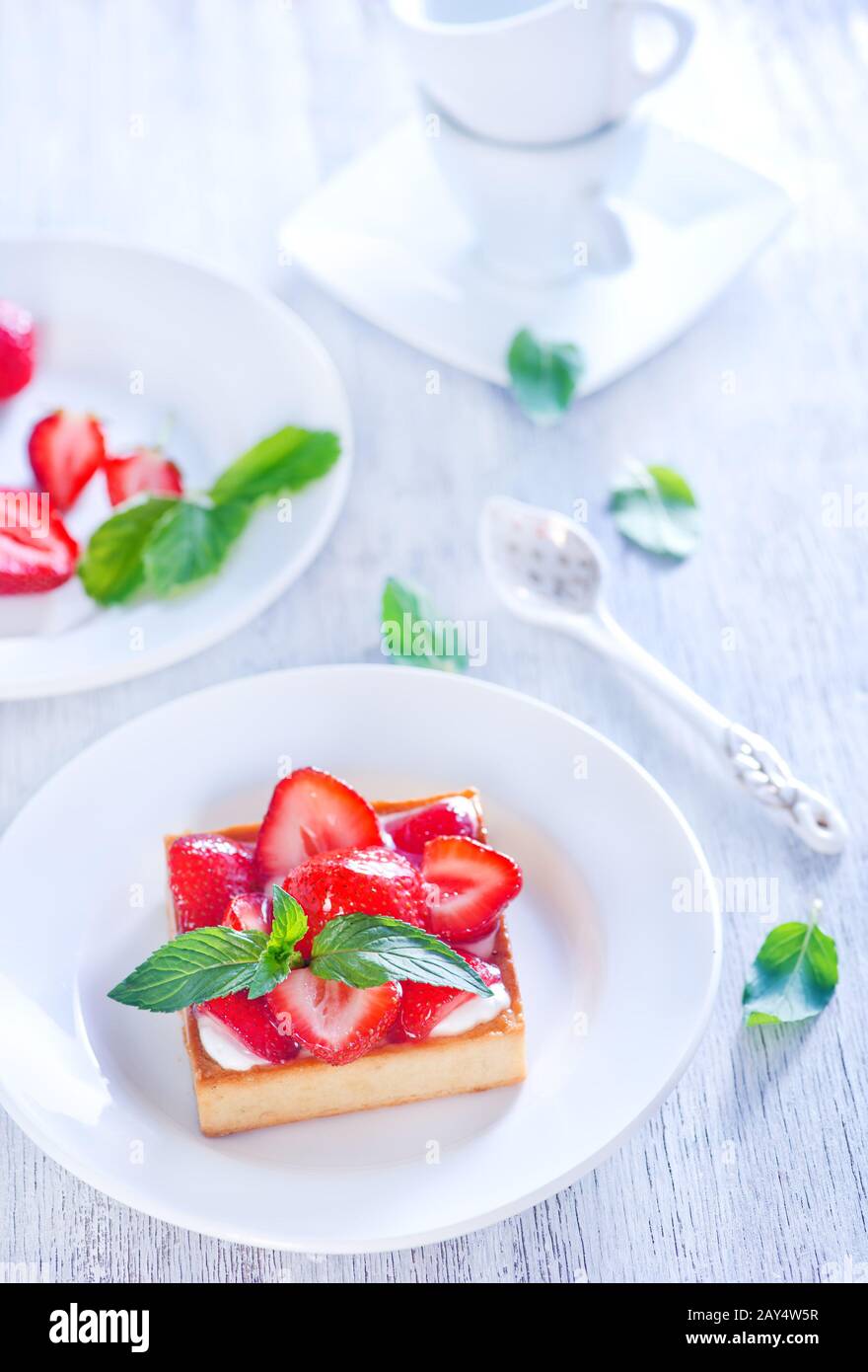 cake with strawberry Stock Photo - Alamy