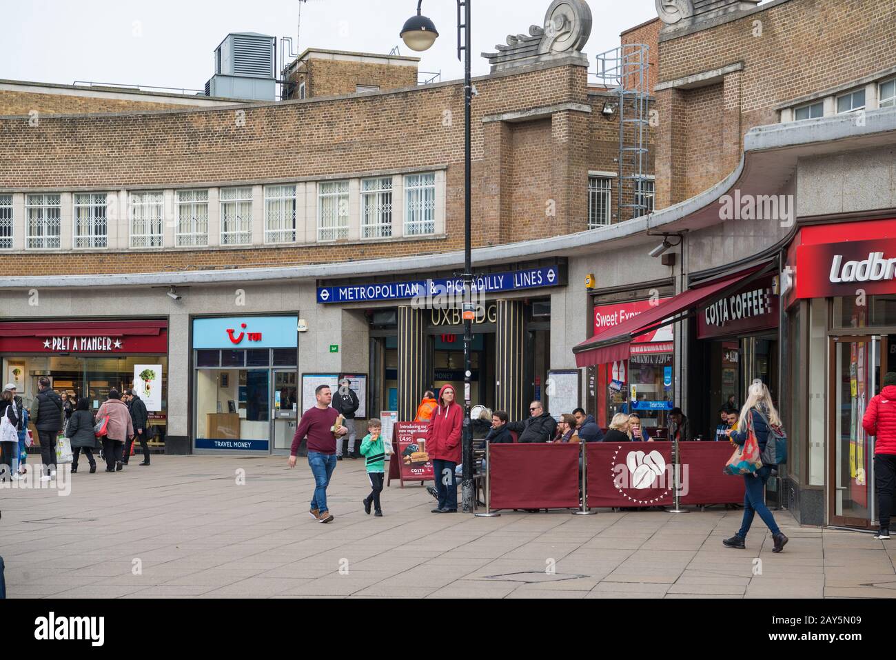 Uxbridge Metropolitan and Piccadilly Lines Underground railway station Stock Photo