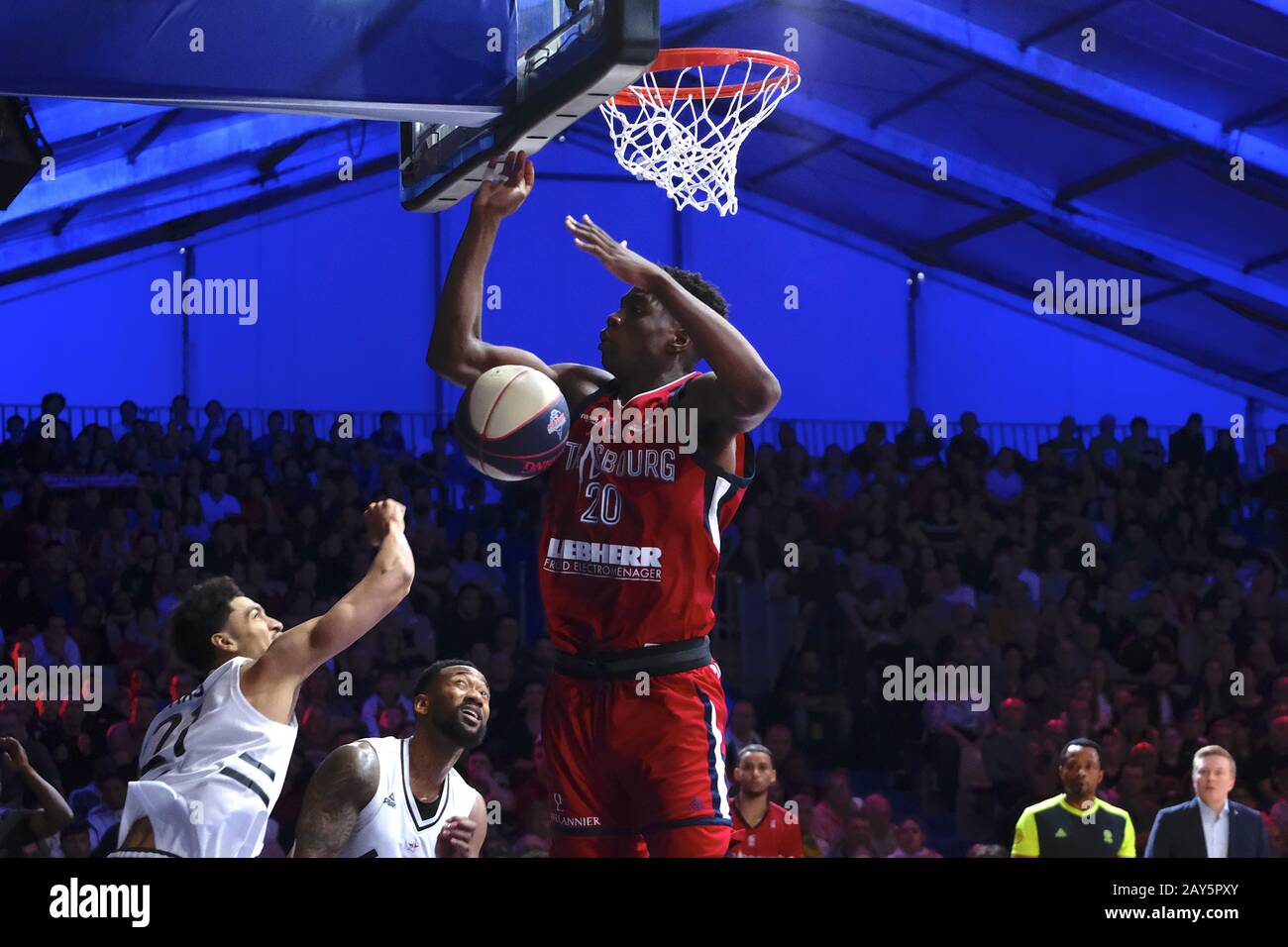 Marne La Vallee, Seine et Marne, France. 14th Feb, 2020. Strasbourg player ESSOME MIYEM in action during the LNB Basket Leaders Cup quarterfinal ASVEL against Strasbourg at the Disney Events Arena in Paris - France.ASVEL won 91-72 Credit: Pierre Stevenin/ZUMA Wire/Alamy Live News Stock Photo