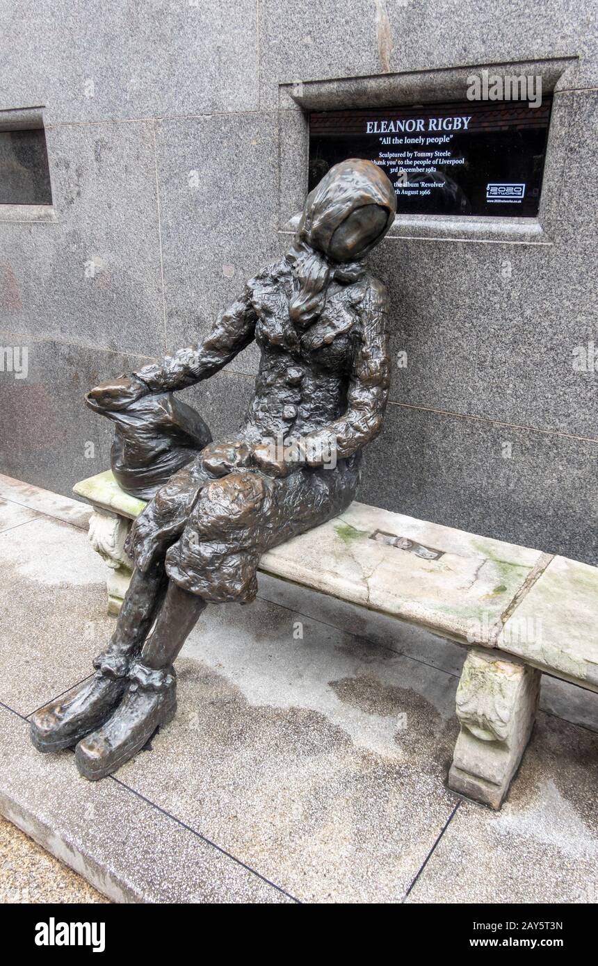 Tommy steele sculpture hires stock photography and images Alamy